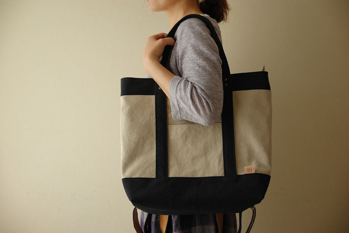 倉敷帆布トート型リュック＜サハラ＞の肩掛け時の画像