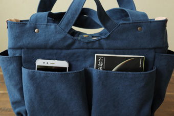 倉敷帆布多ポケット2Way肩掛けトートバッグの正面外ポケット